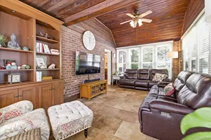 124 Peterhoff Ave, Malverne, NY 11565 - Photo 4
