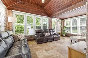 124 Peterhoff Ave, Malverne, NY 11565 - Photo 8