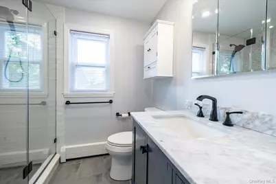 124 Peterhoff Avenue, Malverne, NY 11565 - Photo 20