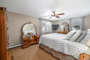 124 Peterhoff Ave, Malverne, NY 11565 - Photo 16
