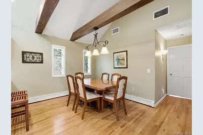 123 Meroke Lane, East Islip, NY 11730 - Photo 18