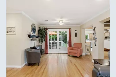 123 Meroke Lane, East Islip, NY 11730 - Photo 14