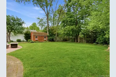 123 Meroke Lane, East Islip, NY 11730 - Photo 34