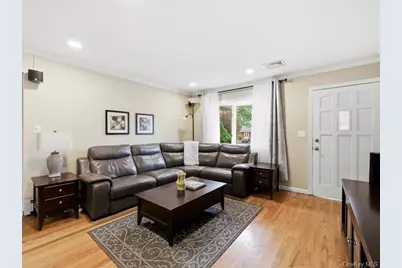 123 Meroke Lane, East Islip, NY 11730 - Photo 12