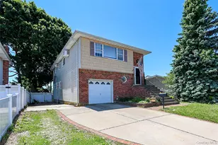4 Patricia Ct, Bethpage, NY 11714 - Photo 2