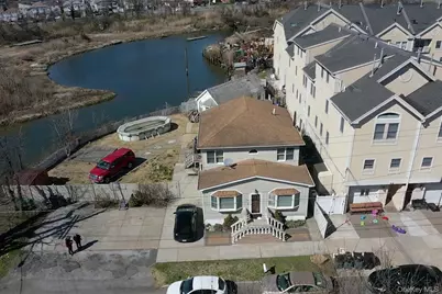 306 Seagirt Avenue, Far Rockaway, NY 11691 - Photo 6