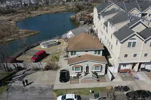 3-06 Seagirt Ave, Far Rockaway, NY 11691 - Photo 6