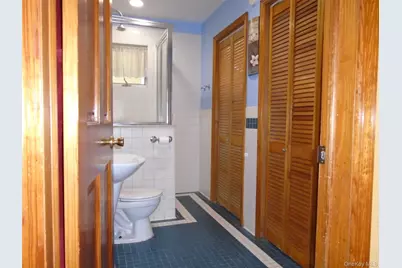 306 Seagirt Avenue, Far Rockaway, NY 11691 - Photo 22