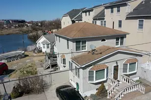 3-06 Seagirt Ave, Far Rockaway, NY 11691 - Photo 2