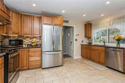 33 Heritage Hills #A, Somers, NY 10589 - Photo 10