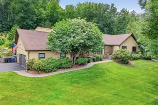 40 Farrell Dr, Brewster, NY 10509 - Photo 2