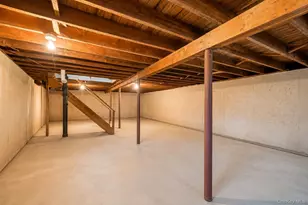 18 Roxbury St, Huntington Station, NY 11746 - Photo 20