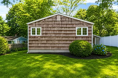 18 Roxbury Street, Huntington Station, NY 11746 - Photo 6