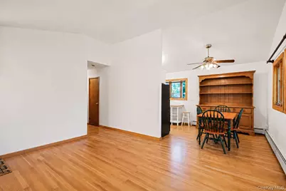 18 Roxbury Street, Huntington Station, NY 11746 - Photo 8