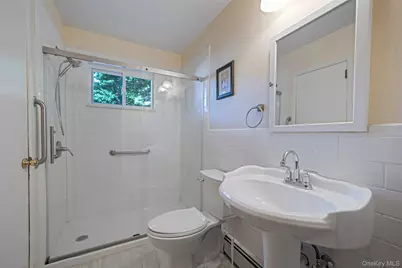 18 Roxbury Street, Huntington Station, NY 11746 - Photo 18