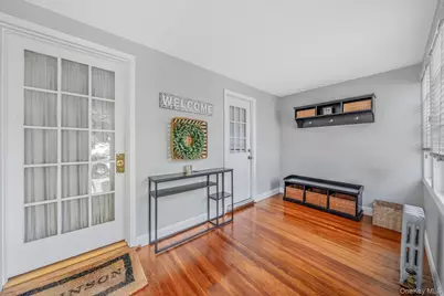 24 Huntington Ave, Lynbrook, NY 11563 - Photo 2