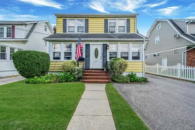 24 Huntington Ave, Lynbrook, NY 11563 - Photo 1