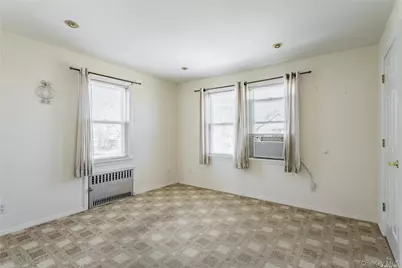 24 Huntington Ave, Lynbrook, NY 11563 - Photo 20