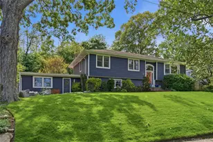 37 McKay Rd, Huntington Station, NY 11746 - Photo 2