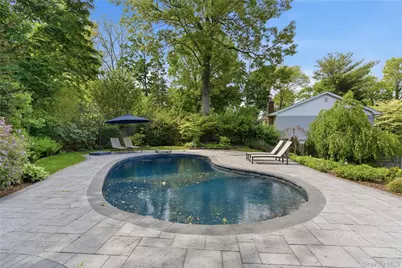 37 McKay Road, Huntington Station, NY 11746 - Photo 32