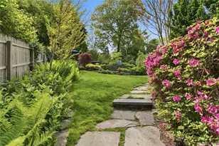 37 McKay Rd, Huntington Station, NY 11746 - Photo 30