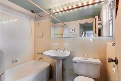 4525 Henry Hudson Parkway #B1003, Bronx, NY 10471 - Photo 8