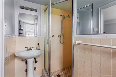 4525 Henry Hudson Parkway #B1003, Bronx, NY 10471 - Photo 6