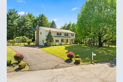 5 Daisy Court, Airmont, NY 10901 - Photo 1