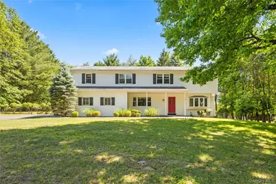 5 Daisy Court, Airmont, NY 10901 - Photo 2