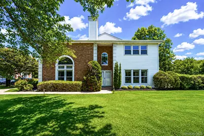 86 Hamlet Drive, Commack, NY 11725 - Photo 2