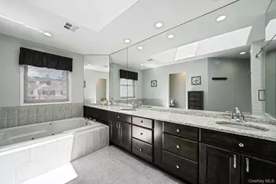 86 Hamlet Drive, Commack, NY 11725 - Photo 22