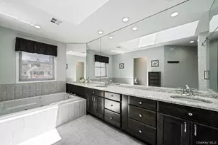 86 Hamlet Dr, Commack, NY 11725 - Photo 22
