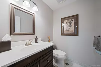 86 Hamlet Drive, Commack, NY 11725 - Photo 18