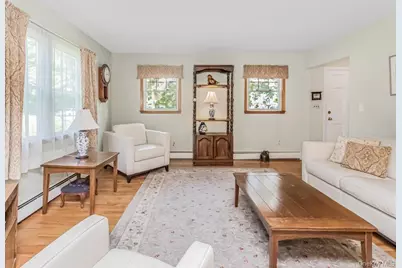 211 Warren Avenue, Hawthorne, NY 10532 - Photo 4