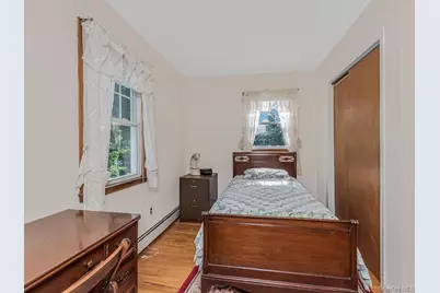 211 Warren Avenue, Hawthorne, NY 10532 - Photo 16