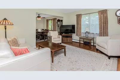 211 Warren Avenue, Hawthorne, NY 10532 - Photo 6