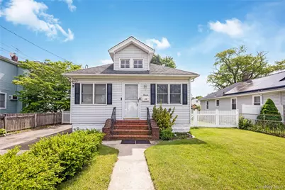 11 Locust Avenue E, Farmingdale, NY 11735 - Photo 1