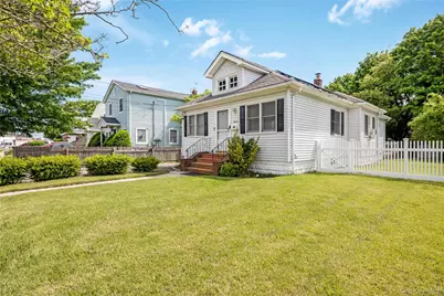 11 Locust Avenue E, Farmingdale, NY 11735 - Photo 2