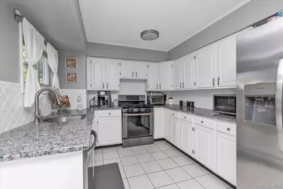 64 Kobb Boulevard, West Islip, NY 11795 - Photo 12