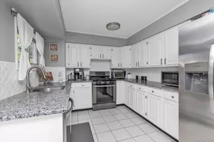 64 Kobb Blvd, West Islip, NY 11795 - Photo 12