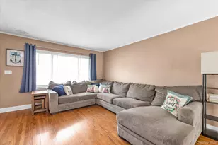 64 Kobb Blvd, West Islip, NY 11795 - Photo 4