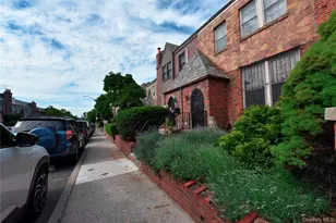 30-41 89th St, East Elmhurst, NY 11369 - Photo 2