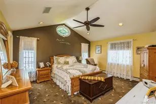 17 Leslie Ln, Smithtown, NY 11787 - Photo 20