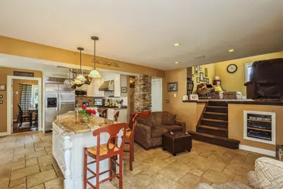 17 Leslie Lane, Smithtown, NY 11787 - Photo 12