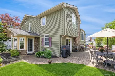 17 Leslie Lane, Smithtown, NY 11787 - Photo 32