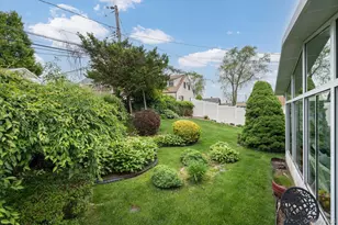 4 Water Ln N, Levittown, NY 11756 - Photo 24