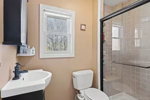 43 Harrison Ave, Hauppauge, NY 11788 - Photo 18