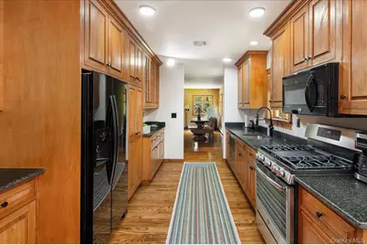 284 Germonds Road, West Nyack, NY 10994 - Photo 2