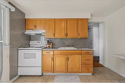 37 Westchester Avenue, West Babylon, NY 11704 - Photo 18