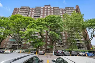 2550 Olinville Ave, Bronx, NY 10467 - Photo 16